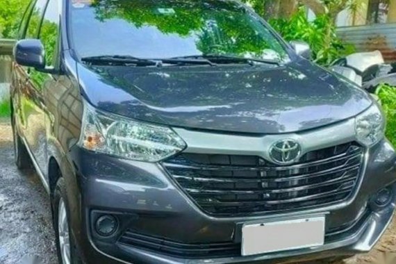 Selling Silver Toyota Avanza 2018 in Pasig