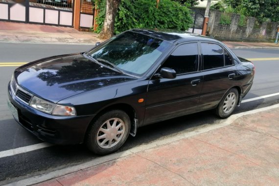 Selling Black Mitsubishi Lancer 2000 in Manila