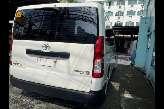 Selling White Toyota Hiace 2020 Van at 14000