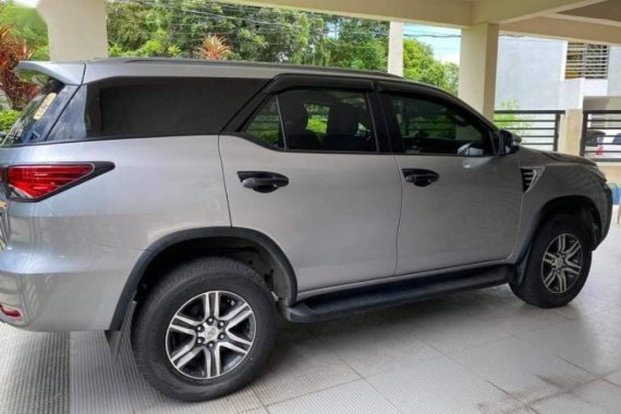 Pearl White Toyota Fortuner 2017 for sale in Malabon