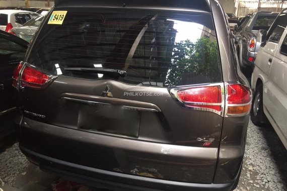 2012 Mitsubishi Montero GLS V