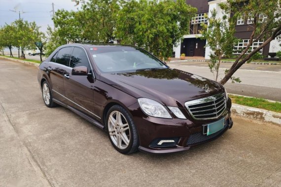 Selling Brown Mercedes-Benz E-Class 2011 in Makati