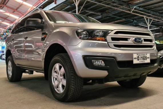 Selling Silver Ford Everest 2016 in Pateros