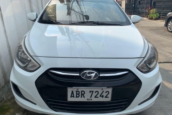 Selling White Hyundai Accent 2015 in Las Piñas