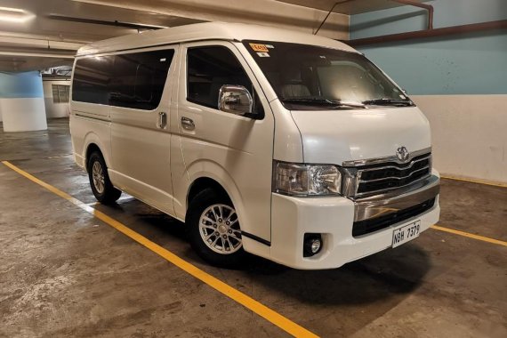 Selling Pearl White Toyota Hiace Super Grandia 2018 in Pateros