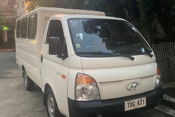 White Hyundai H-100 2012 for sale in Manual