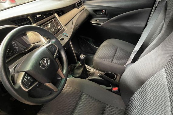 Selling Black Toyota Innova 2019 in Quezon