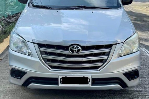 Pearl White Toyota Innova 2016 for sale in Las Piñas