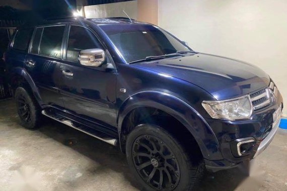 Selling Blue Mitsubishi Montero 2014 in Manila