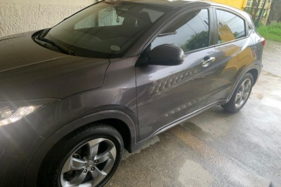 Sell Grey 2016 Honda Hr-V in Malolos