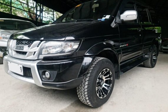 Black Isuzu Crosswind 2016 for sale in Automatic