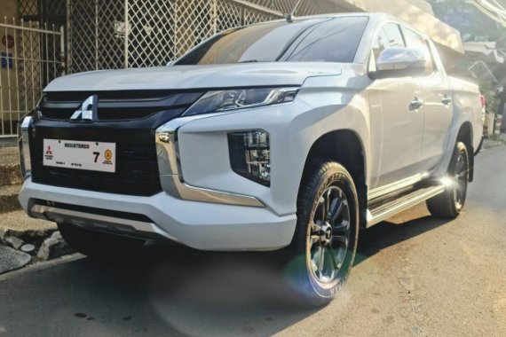 Pearl White Mitsubishi Strada 2019 for sale in Manual