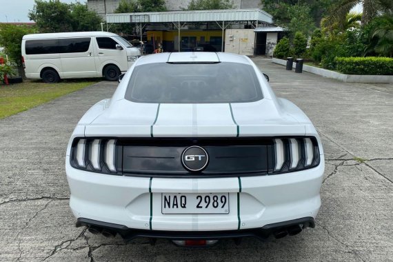 White Ford Mustang 2018 for sale in Automatic