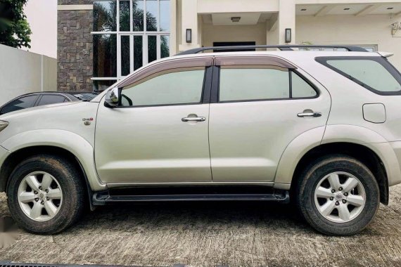 Selling Pearl White Toyota Fortuner 2011 in Taal