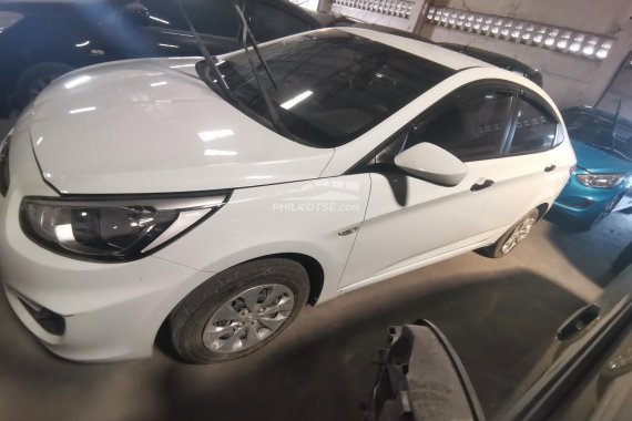 Hot deal alert! Selling 2018 Hyundai Accent in White