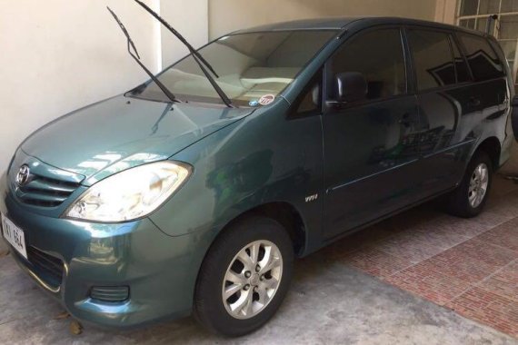 Selling Green Toyota Innova 2011 in Marikina