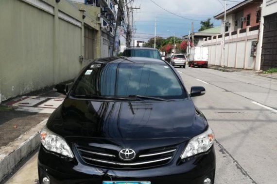 Selling Black Toyota Corolla Altis 2012 in Quezon