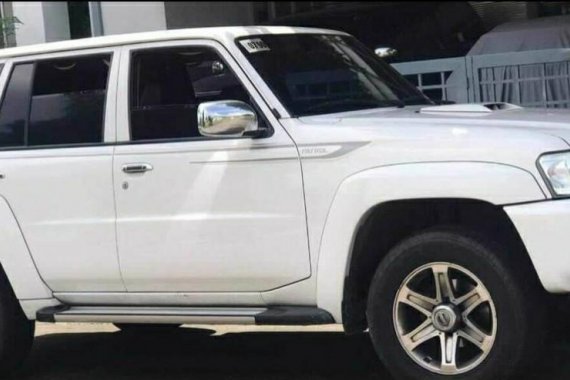 Pearl White Nissan Patrol 2016 for sale in Pateros