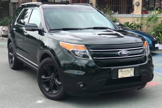 Sell Green 2013 Ford Explorer in Las Piñas