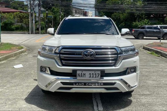 Sell White 2018 Toyota Land Cruiser in Quezon City