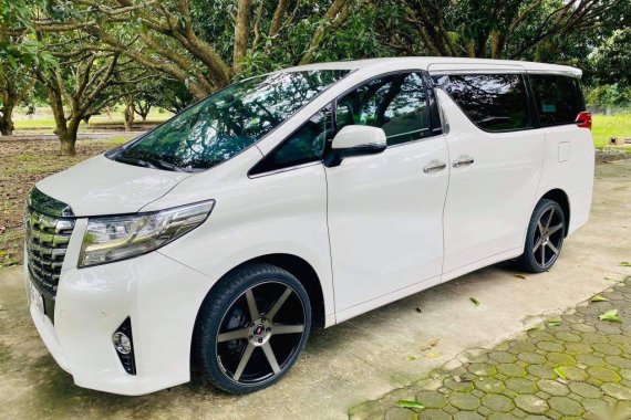 Sell White 2016 Toyota Alphard in San Fernando
