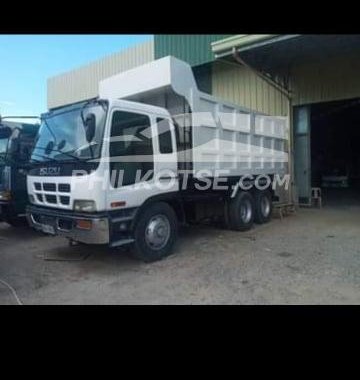 Isuzu dump truck 10w