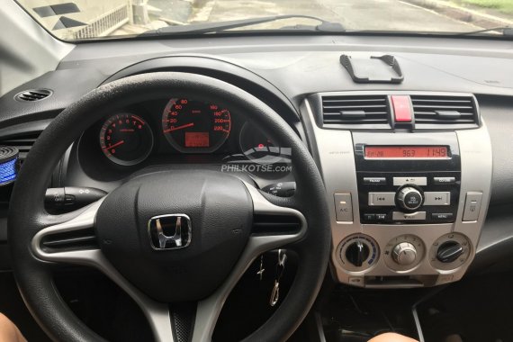 Selling used 2009 Honda City Sedan Manual