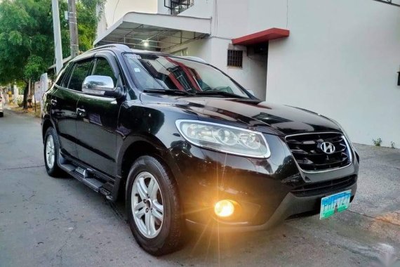 Black Hyundai Santa Fe 2010 for sale in Las Piñas