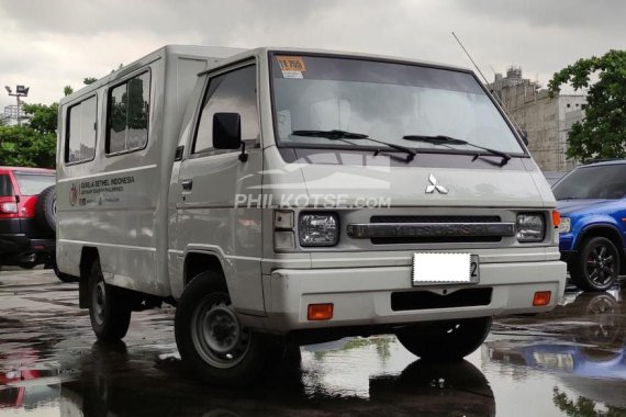 Well kept 2017 Mitsubishi L300 Dual Aircon Exceed 2.5 M/T Diesel for sale