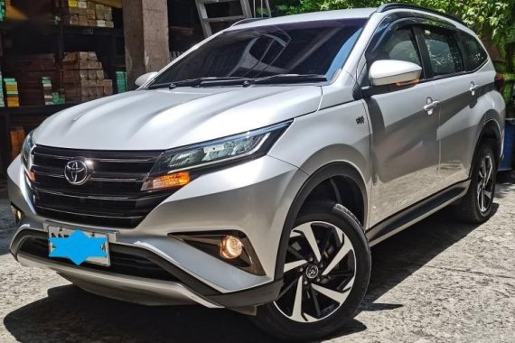 Silver Toyota Rush 2019 for sale in Automatic
