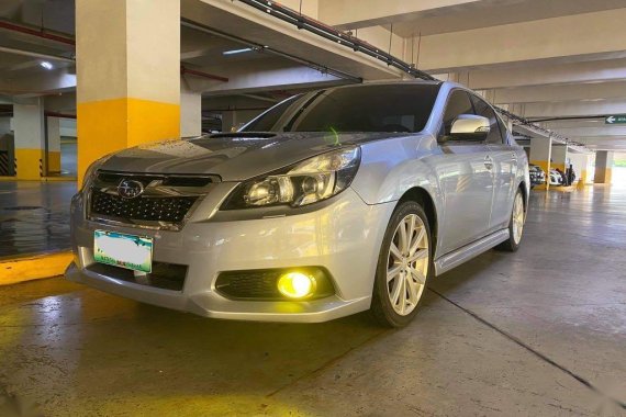 Selling Silver Subaru Legacy 2013 in Pasay