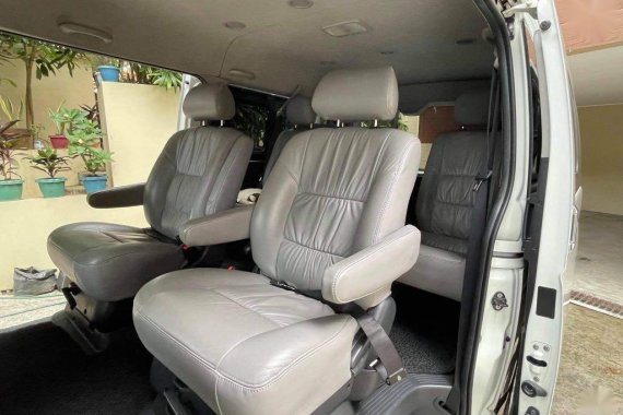 Selling White Toyota Hiace Super Grandia 2016 in Pateros