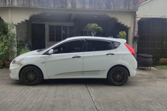 White Hyundai Accent 2016 for sale in Automatic