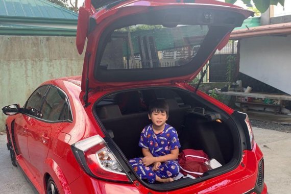 Sell Red 2018 Honda Civic in Quezon City
