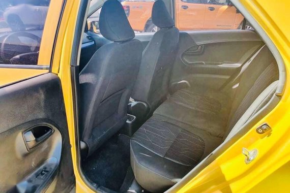 Yellow Kia Picanto 2016 for sale