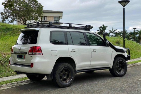 White Toyota Land Cruiser 2008 for sale in Santo Tomas