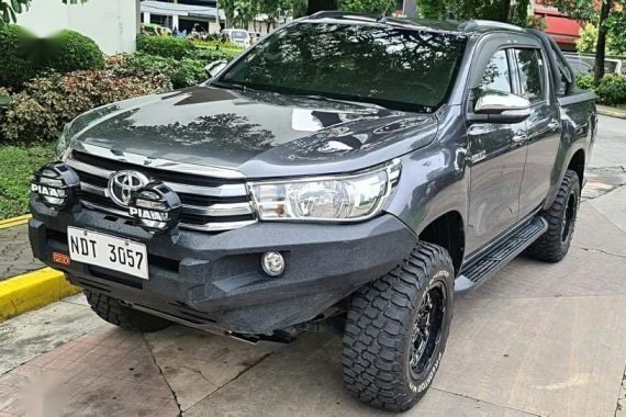 Grey Toyota Hilux 2016 for sale in Automatic