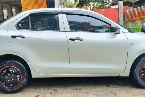 Pearl White Suzuki Dzire 2020 for sale in Quezon