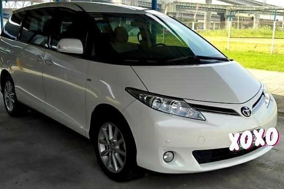 Selling White Toyota Previa 2014 in Makati