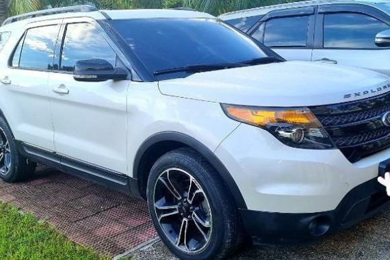 Pearl White Ford Explorer 2015 for sale in Makati