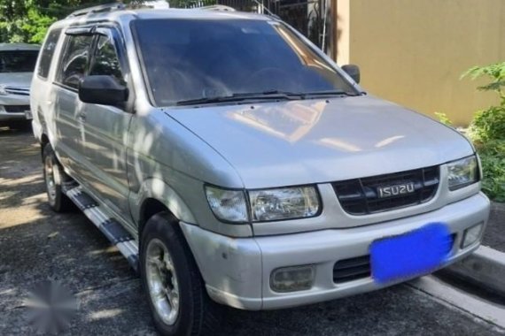 Brightsilver Isuzu Crosswind 2001 for sale in Mariveles