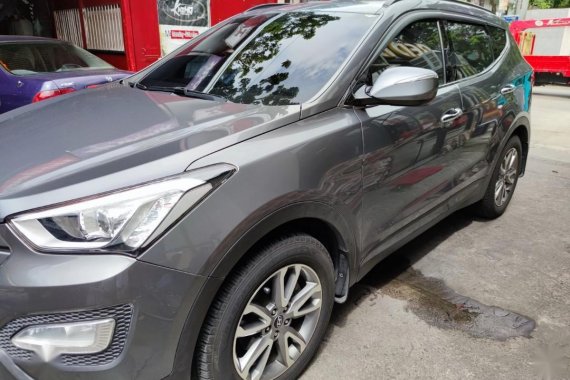 Selling Silver Hyundai Santa Fe 2013 in Quezon