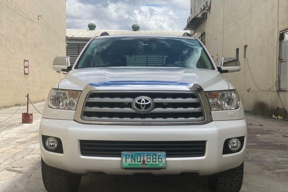 Selling Pearl White Toyota Sequoia 2011 in Malabon