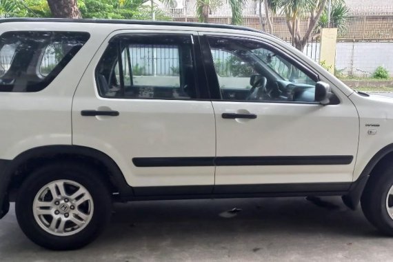 Selling White Honda CR-V 2006 in Manila