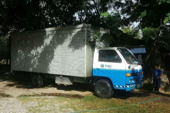 White Isuzu Elf 1996 for sale in Mapandan