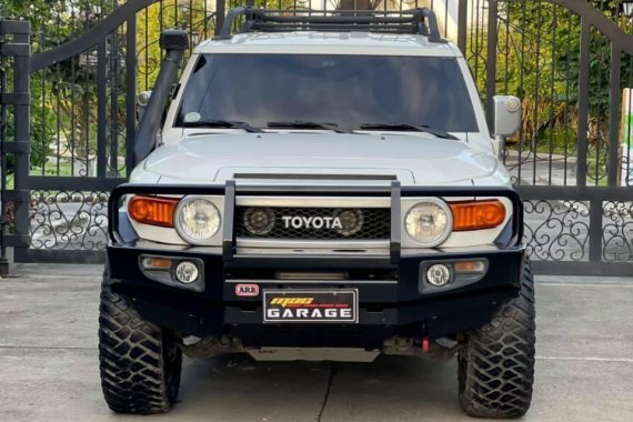 White Toyota Fj Cruiser 2016 for sale in Automatic