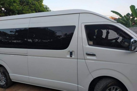 Pearl White Toyota Hiace Super Grandia 2015 for sale in Automatic