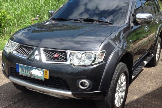 Selling Black Mitsubishi Montero Sports 2013 in Lipa