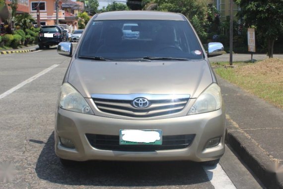 Selling Beige Toyota Innova 2011 in Malabon