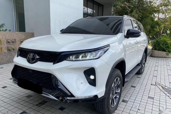 Selling White Toyota Fortuner 2021 in Quezon